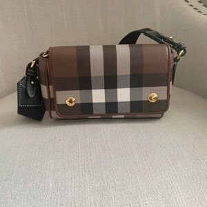 Burberry crossbody